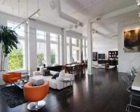 Tágas és világos loft lakás