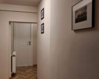 közlekedő laminált padlóval