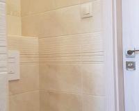 WC modern csempével